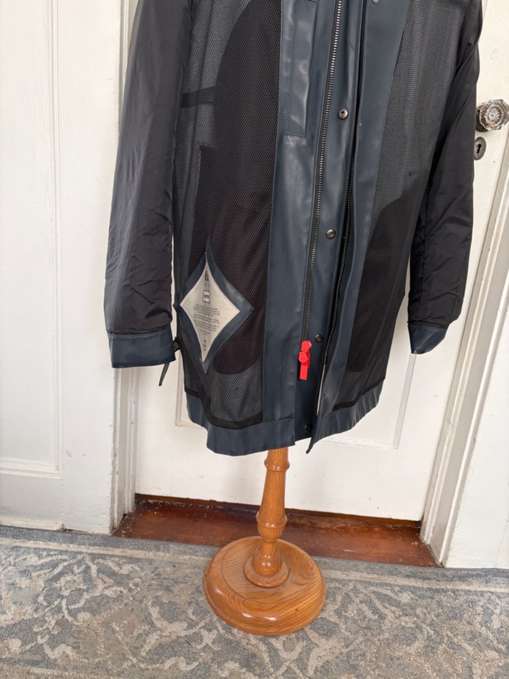 Hunter Men's Dark Blue Trench Coat - Smooth Finish in mint condition - Picture 9 of 13